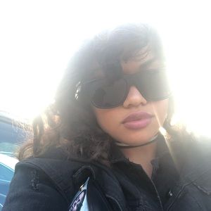 Meet your Posher, Whitney